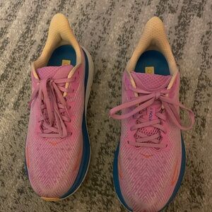 Hoka Clifton 9 Pink and Blue Sneakers for Performance